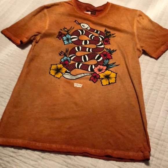 Levi's Other - Levi t/shirt, new